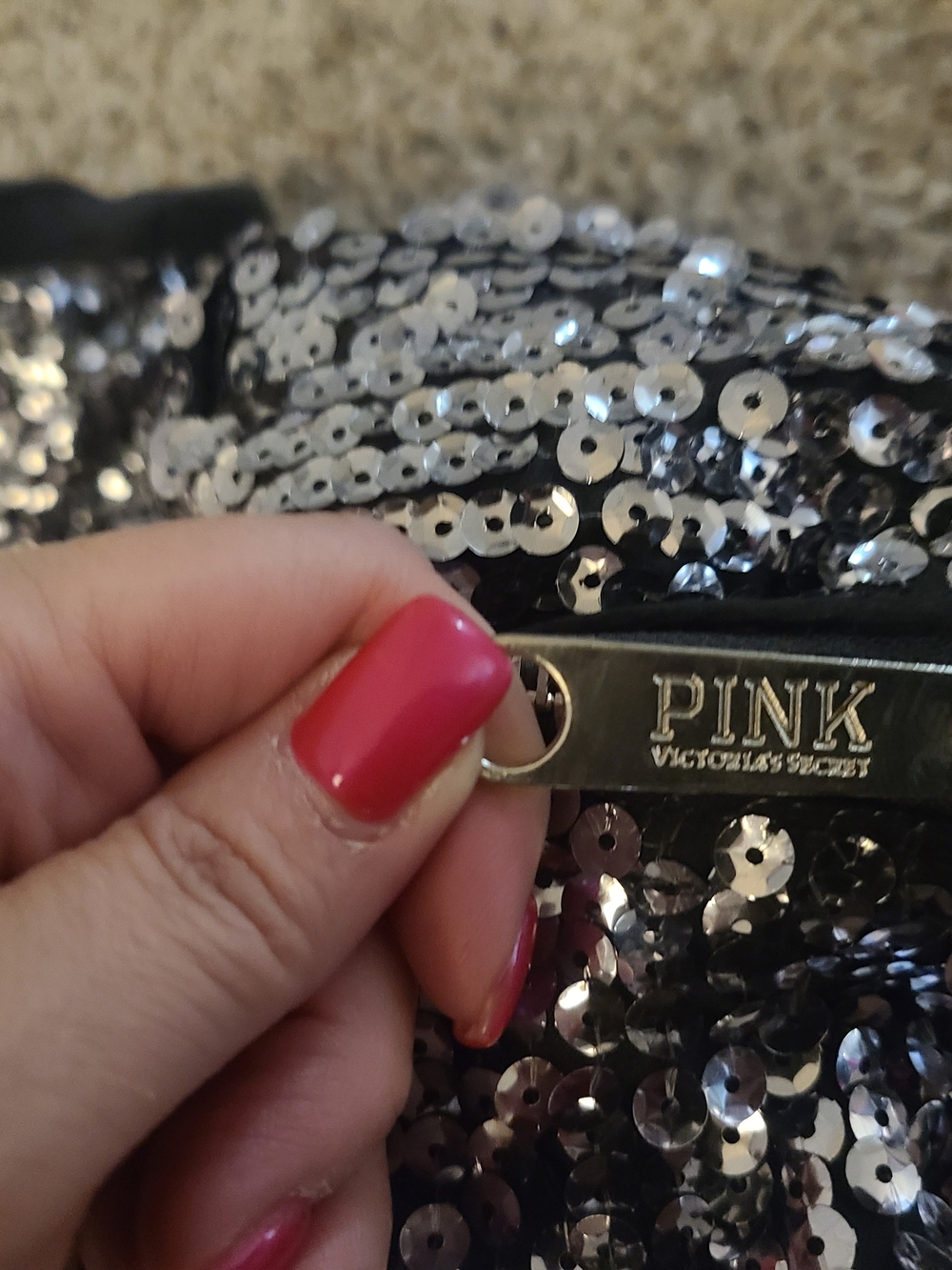PINK Victoria's Secret Silver Sequin Weekender Bag with Black Straps - Offers - Picture 4 of 16